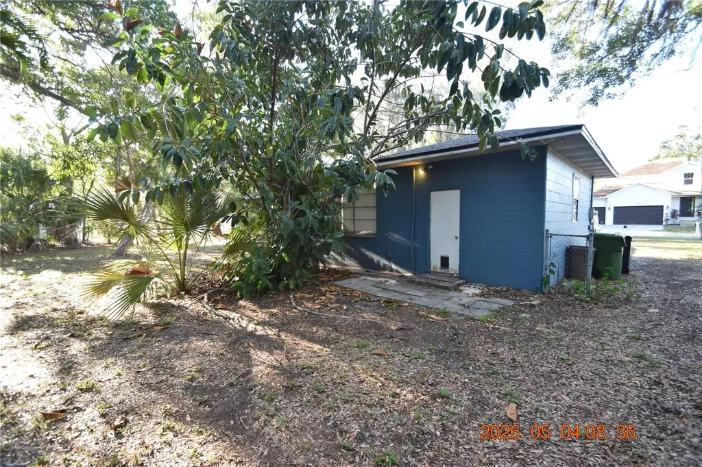 2801 Sanders Drive Tampa FL 33611