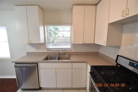 2801 Sanders Drive Tampa FL 33611