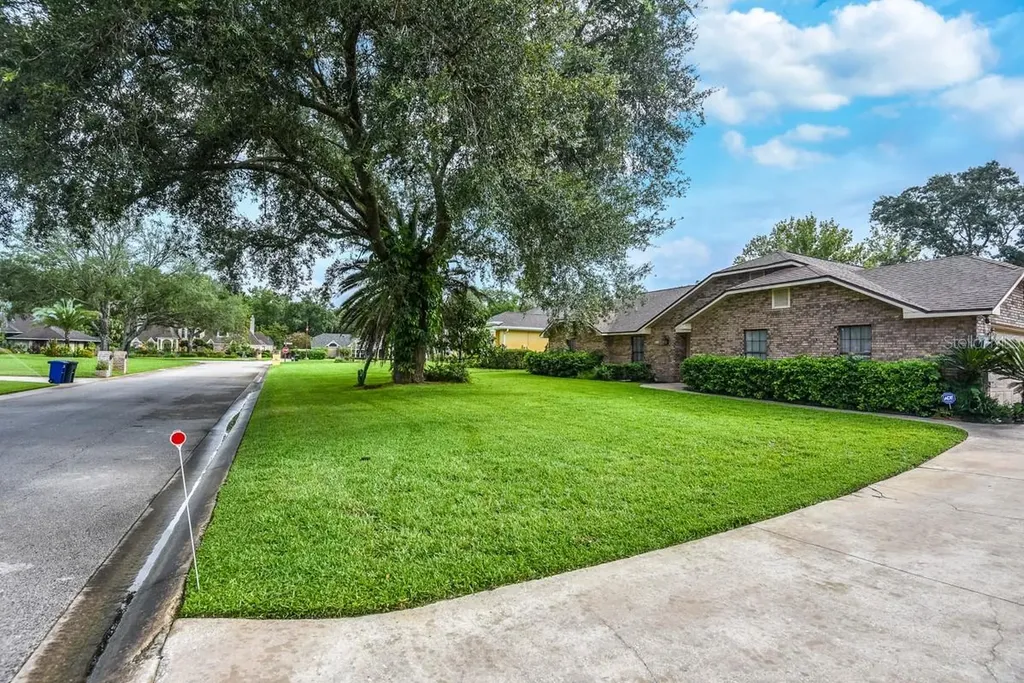 24 Lake Vista Way Ormond Beach FL 32174