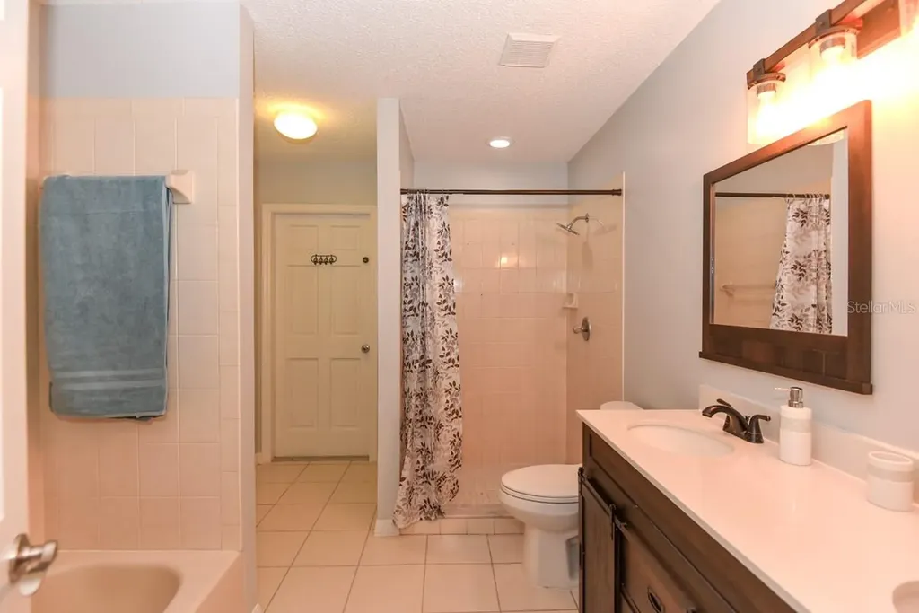 24 Lake Vista Way Ormond Beach FL 32174