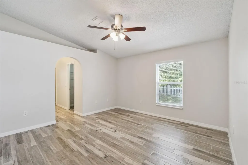 560 Brown Bear Way St Cloud FL 34772