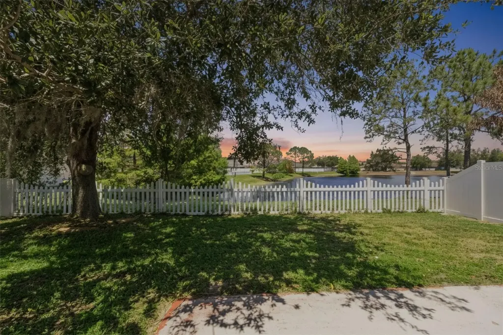 560 Brown Bear Way St Cloud FL 34772
