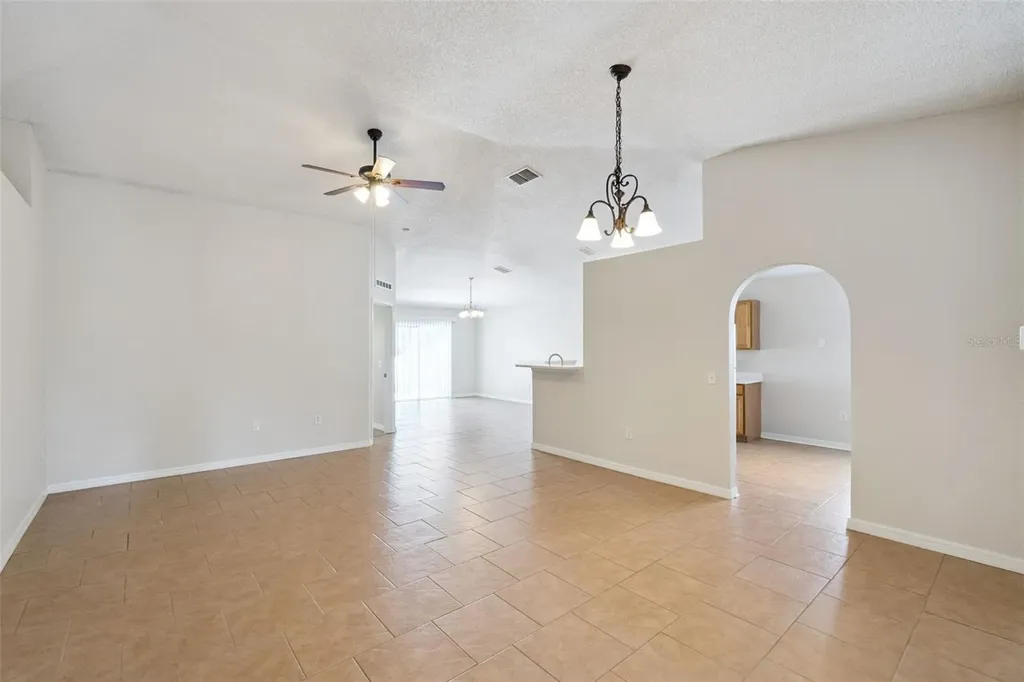 560 Brown Bear Way St Cloud FL 34772