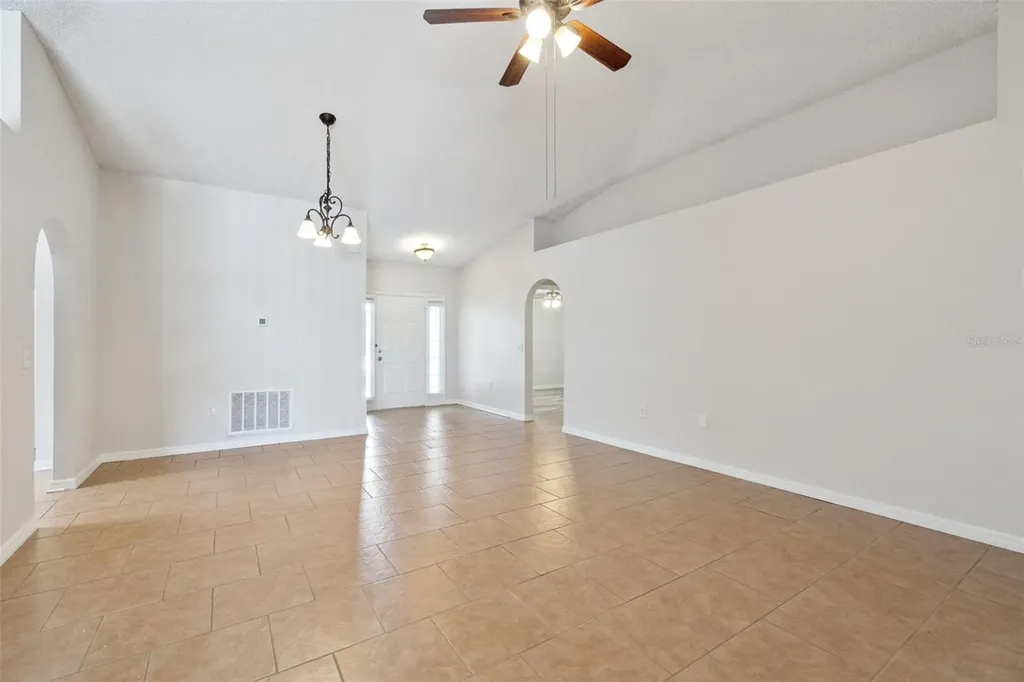560 Brown Bear Way St Cloud FL 34772