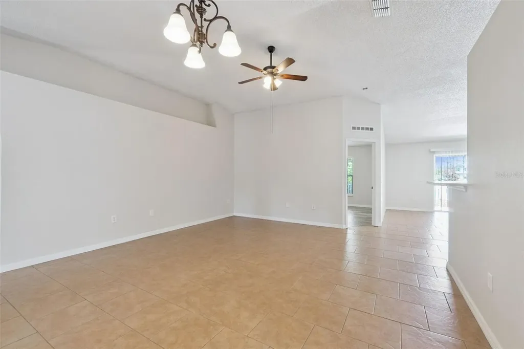 560 Brown Bear Way St Cloud FL 34772