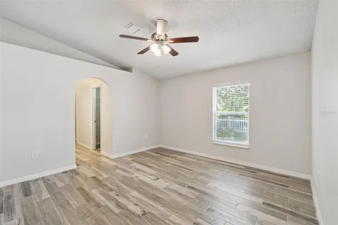 560 Brown Bear Way St Cloud FL 34772