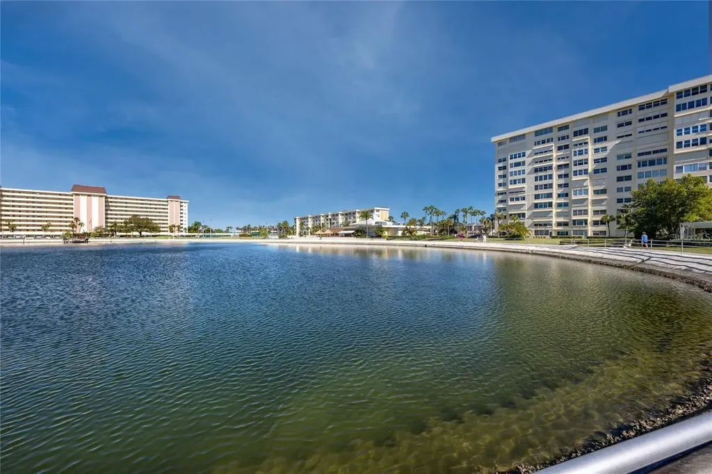 4550 Cove Circle St Petersburg FL 33708