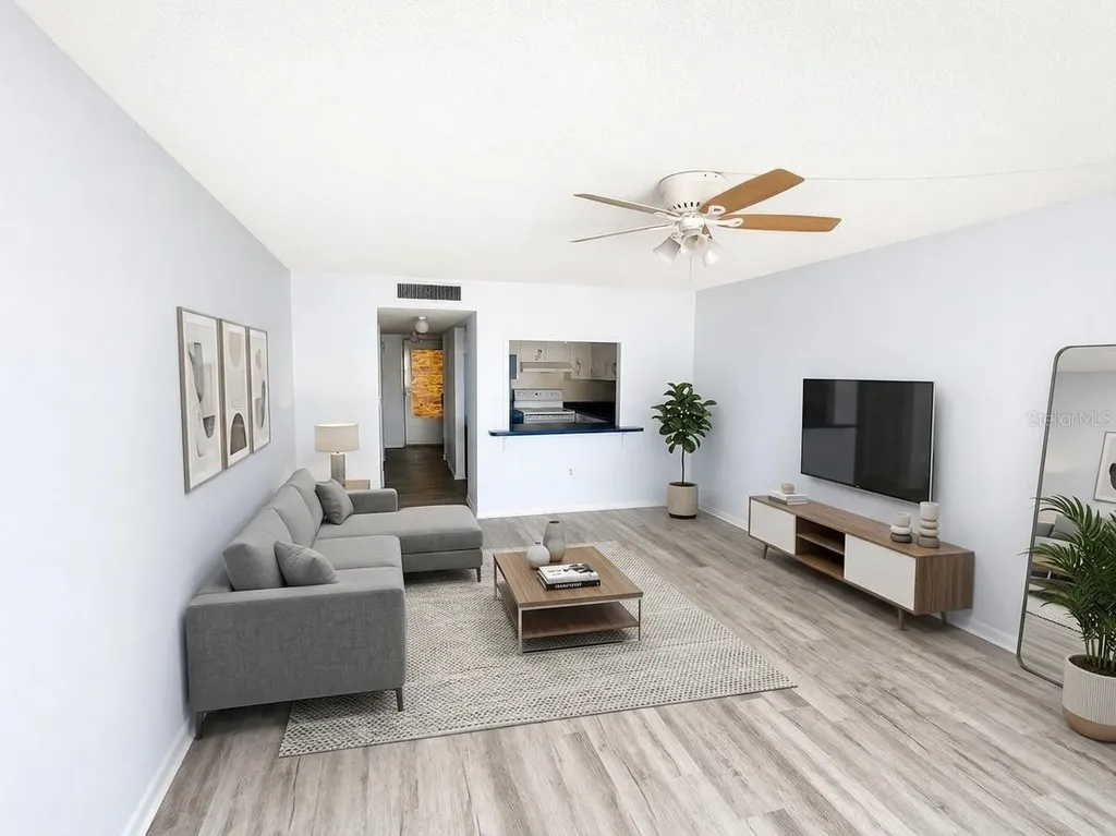 4550 Cove Circle St Petersburg FL 33708