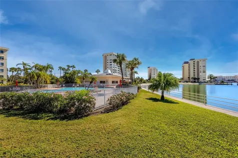 4550 Cove Circle St Petersburg FL 33708