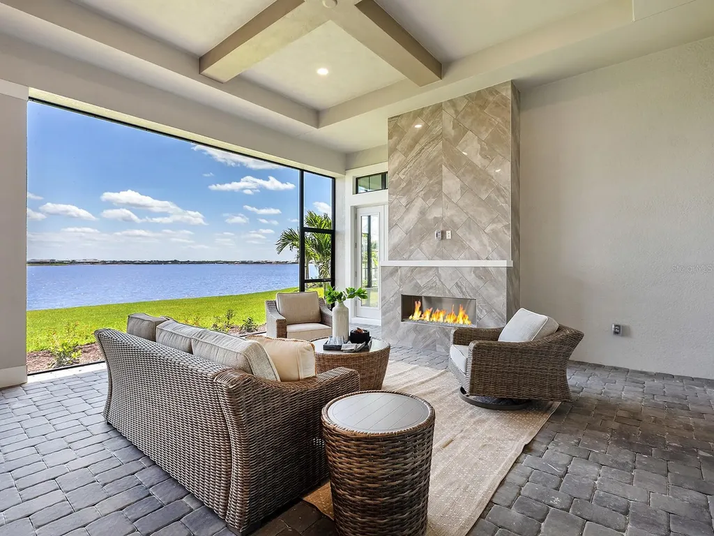572 Blue Shell Loop Sarasota FL 34240