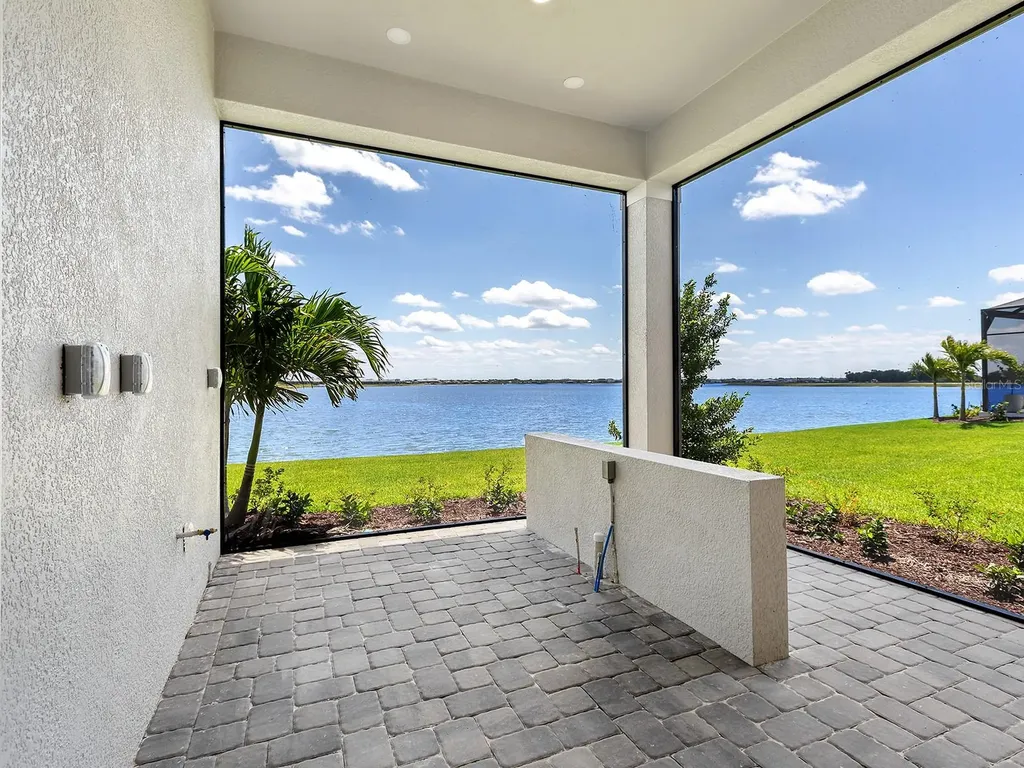 572 Blue Shell Loop Sarasota FL 34240