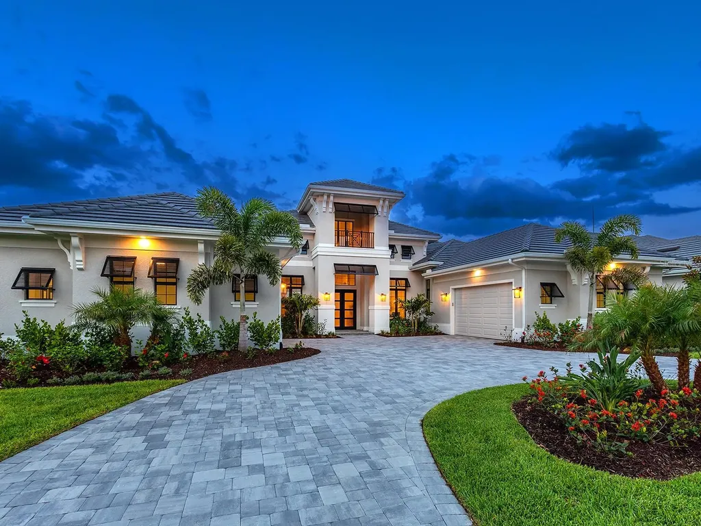 572 Blue Shell Loop Sarasota FL 34240