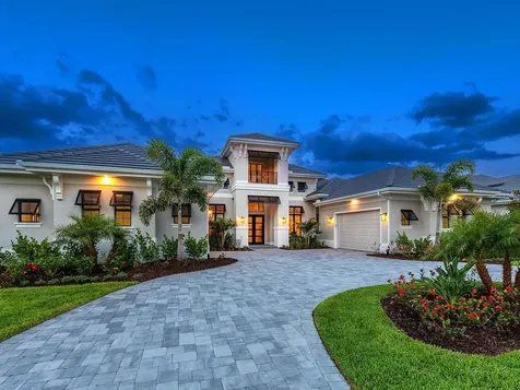 572 Blue Shell Loop Sarasota FL 34240