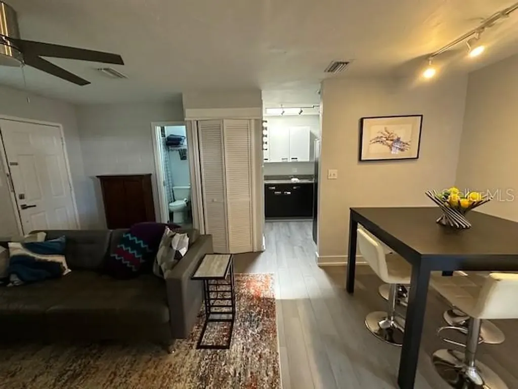 1802 Lucerne Terrace Orlando FL 32806