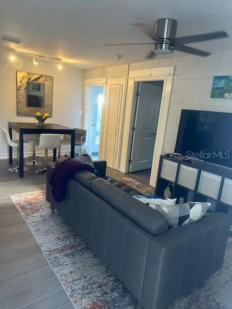 1802 Lucerne Terrace Orlando FL 32806