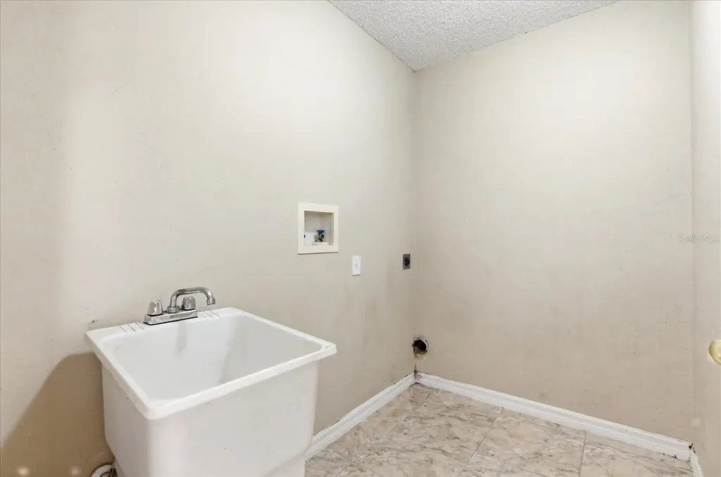 623 Polynesian Court Kissimmee FL 34758