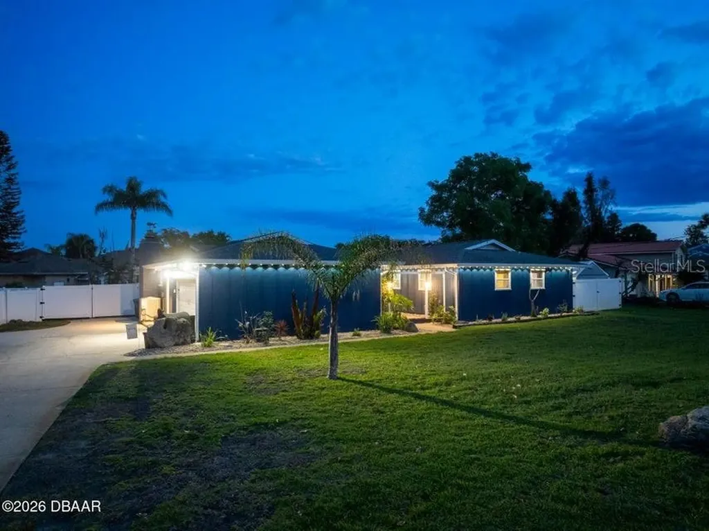 18 Tomoka Oaks Boulevard Ormond Beach FL 32174