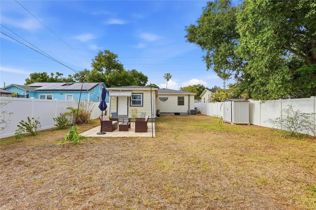 2850 15th Avenue N St Petersburg FL 33713