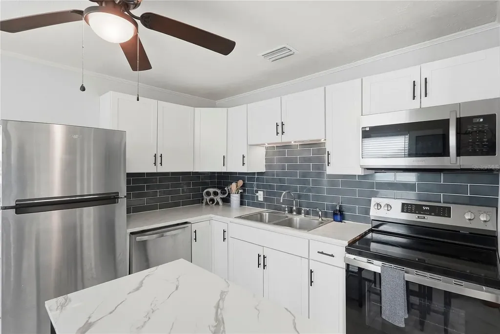 2850 15th Avenue N St Petersburg FL 33713