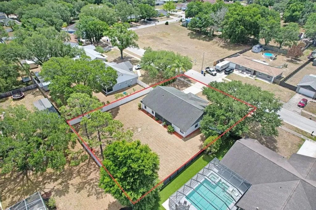 2404 Buckhorn Manor Drive Valrico FL 33594