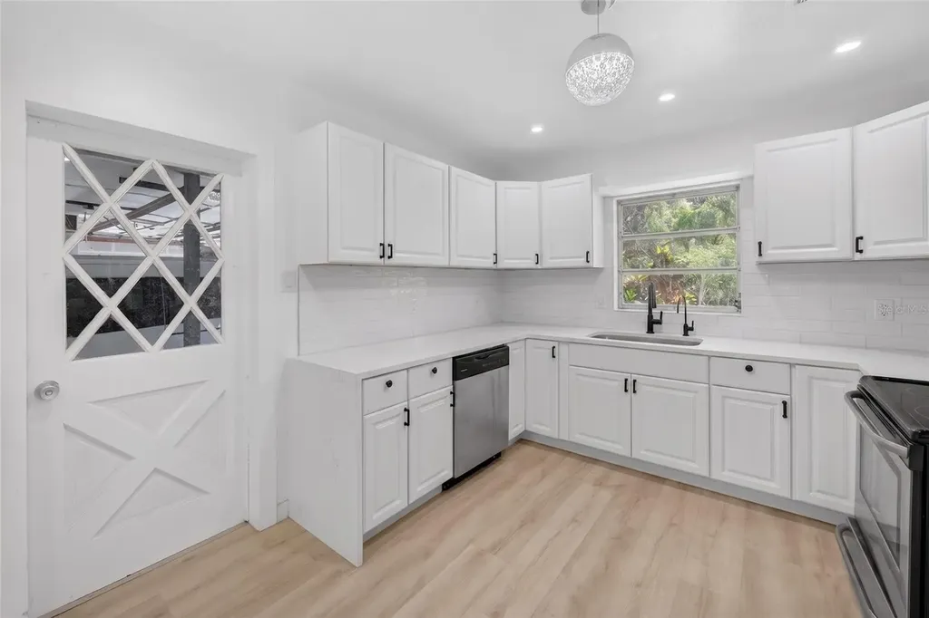 4725 N Tuttle Avenue Sarasota FL 34234