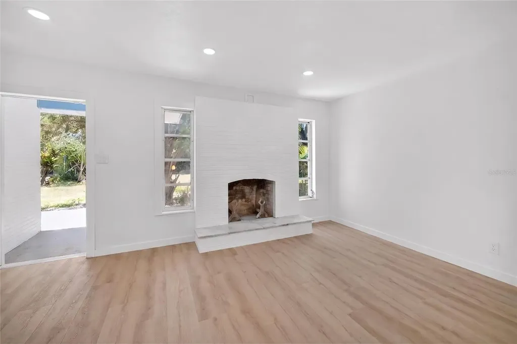 4725 N Tuttle Avenue Sarasota FL 34234
