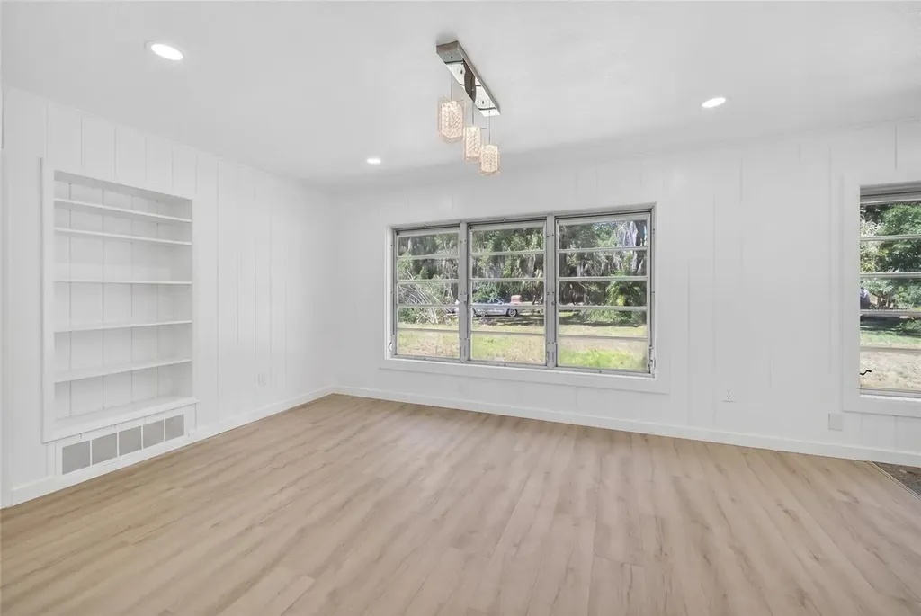 4725 N Tuttle Avenue Sarasota FL 34234