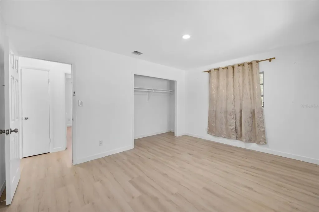 4725 N Tuttle Avenue Sarasota FL 34234