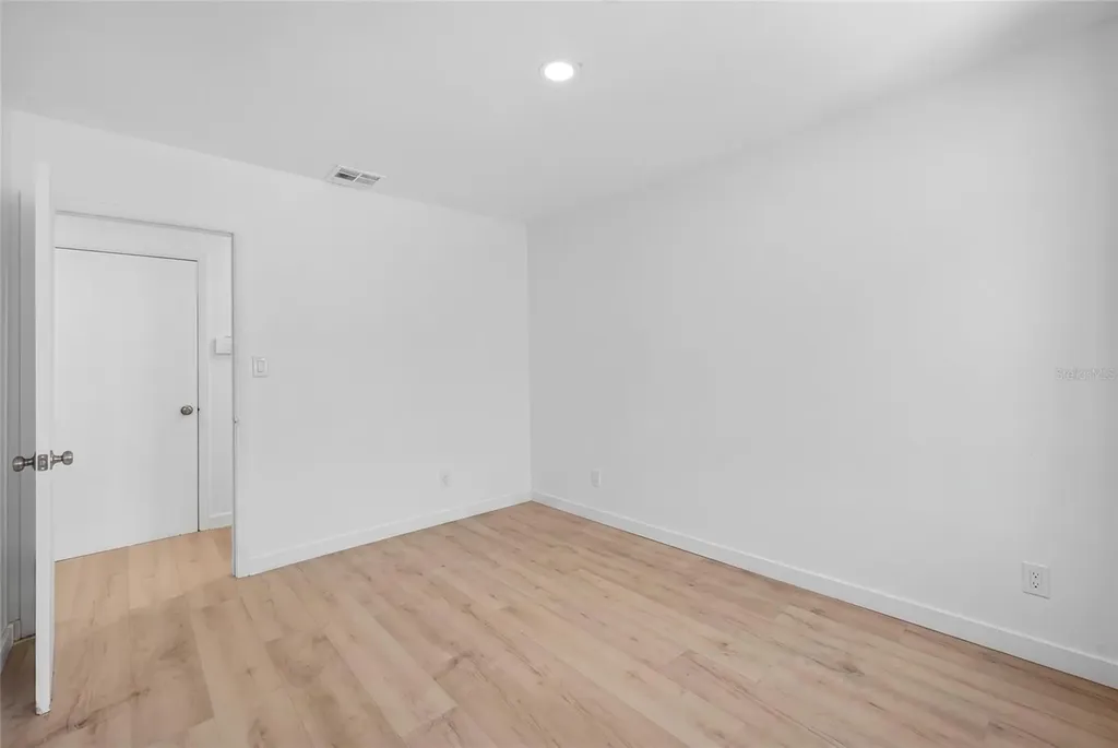 4725 N Tuttle Avenue Sarasota FL 34234