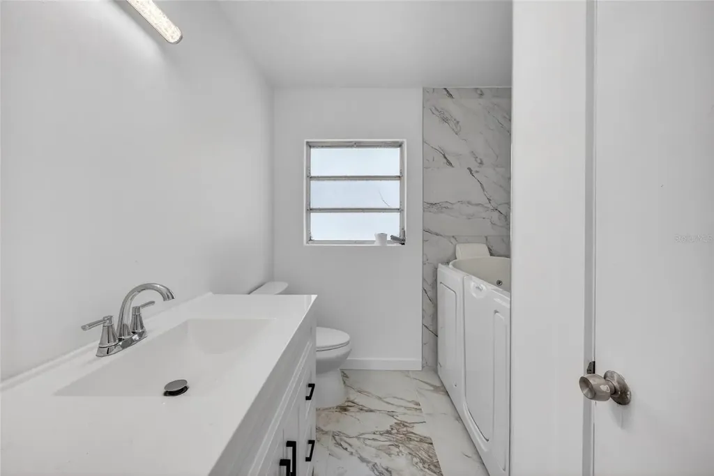 4725 N Tuttle Avenue Sarasota FL 34234