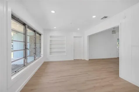 4725 N Tuttle Avenue Sarasota FL 34234