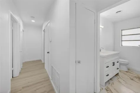 4725 N Tuttle Avenue Sarasota FL 34234