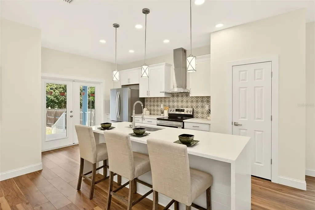 3151 69th Avenue N St Petersburg FL 33702