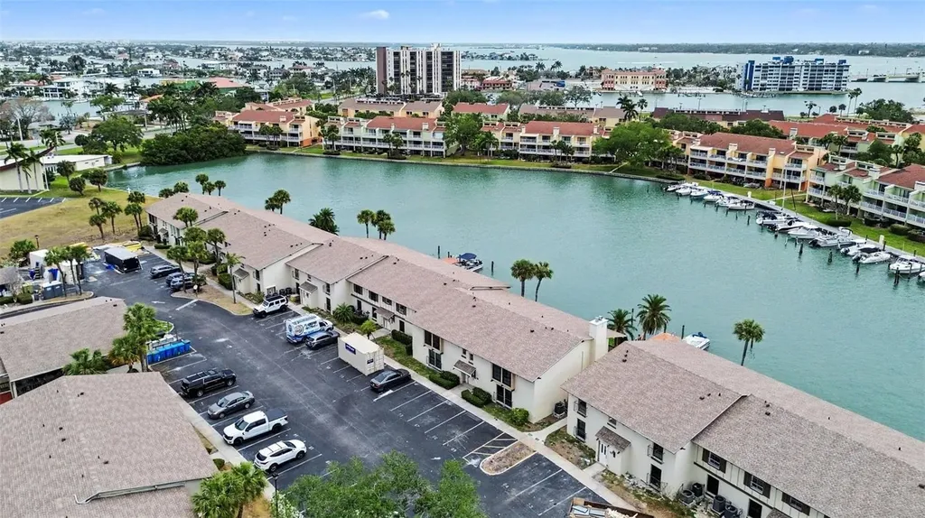 546 Plaza Seville Court Treasure Island FL 33706