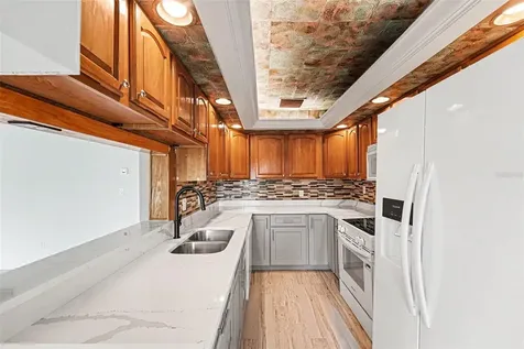 546 Plaza Seville Court Treasure Island FL 33706