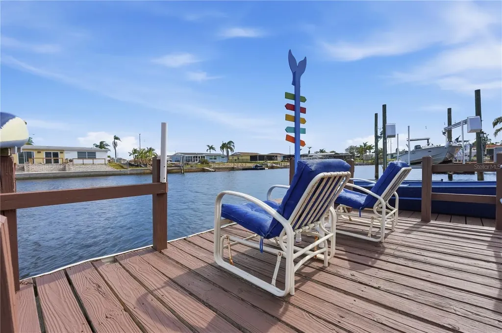 12821 4th Isle Hudson FL 34667