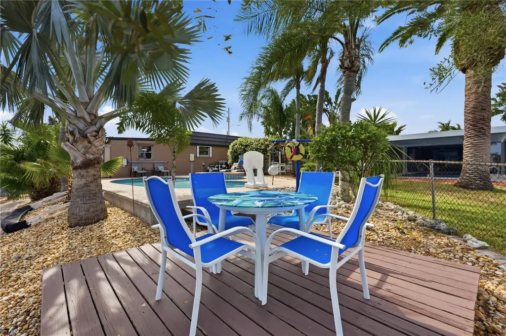 12821 4th Isle Hudson FL 34667
