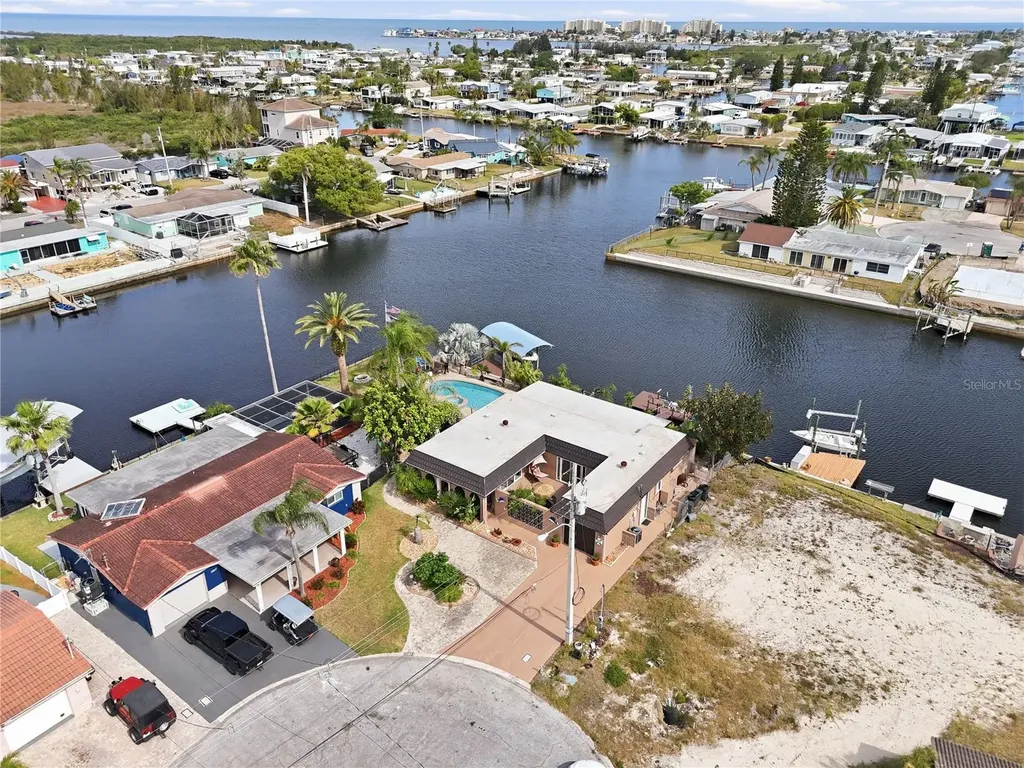 12821 4th Isle Hudson FL 34667