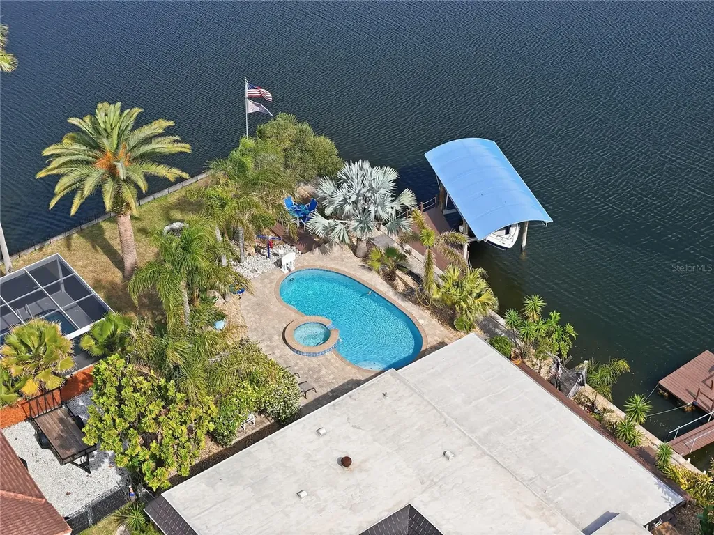 12821 4th Isle Hudson FL 34667