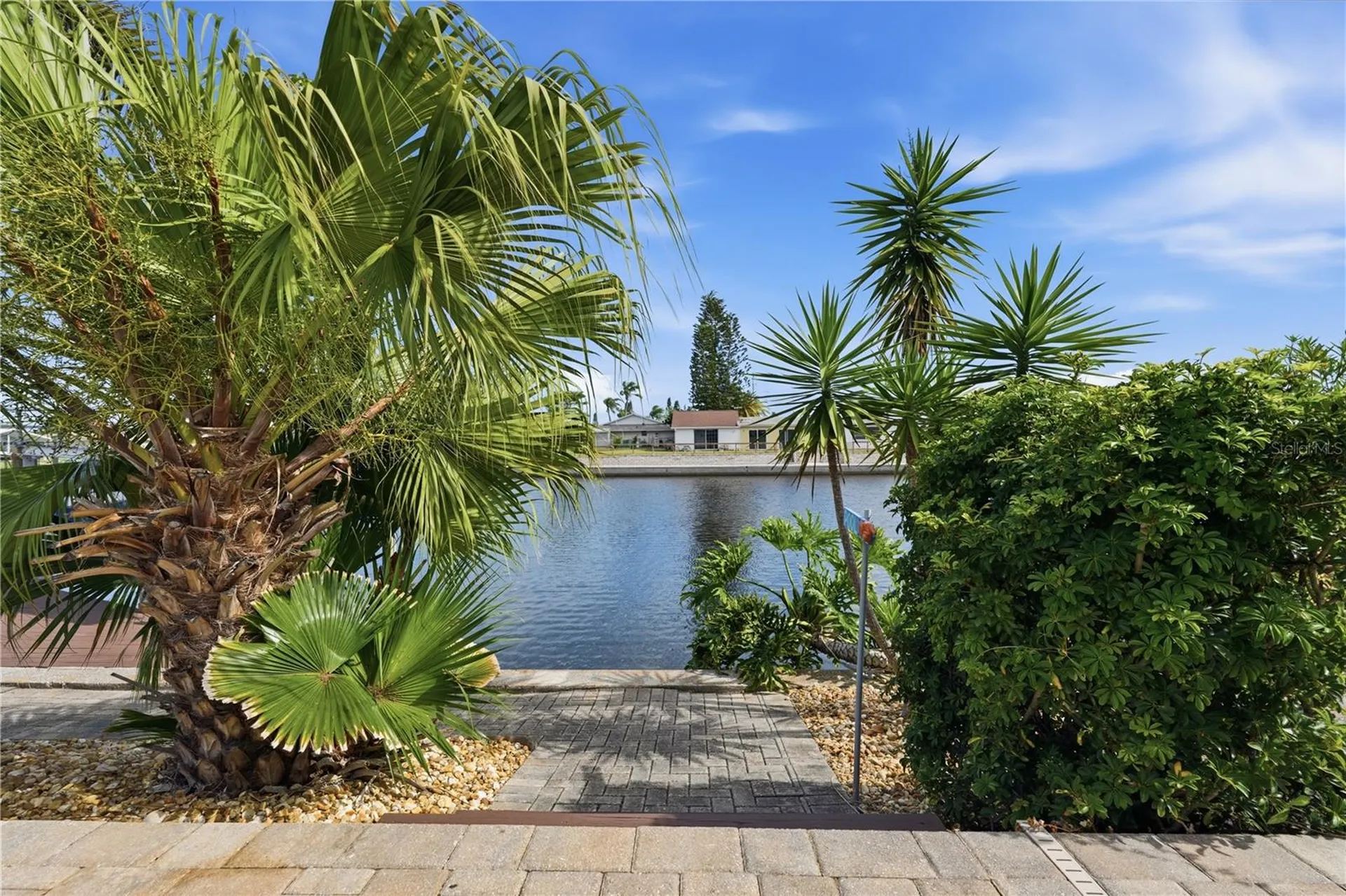 12821 4th Isle Hudson FL 34667