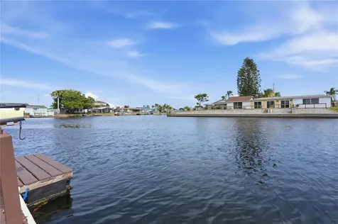 12821 4th Isle Hudson FL 34667