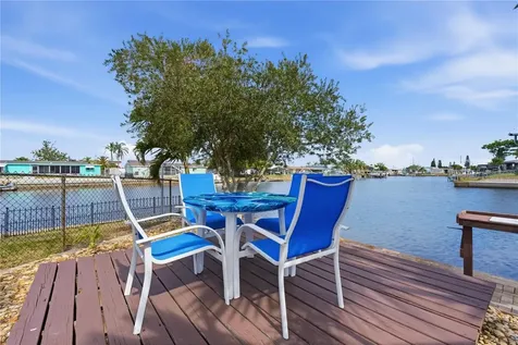 12821 4th Isle Hudson FL 34667