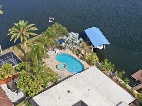 12821 4th Isle Hudson FL 34667