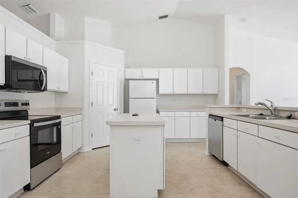 5152 New Savannah Circle Wesley Chapel FL 33545