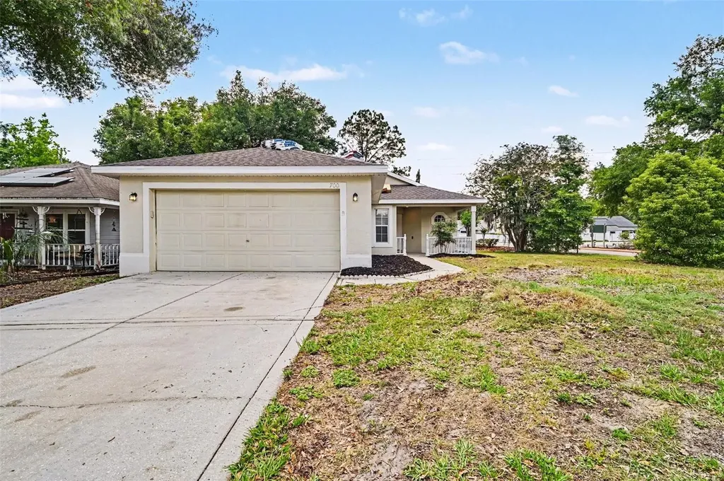 700 Kenmoore Court Eustis FL 32726