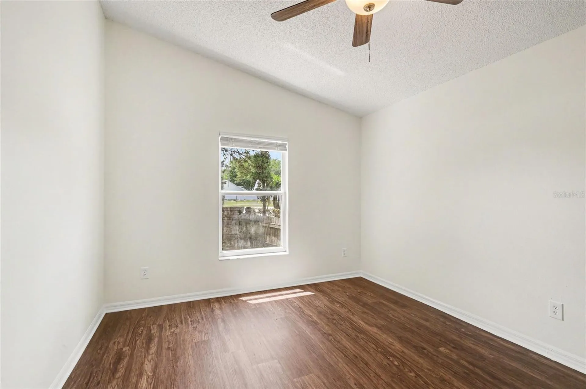 700 Kenmoore Court Eustis FL 32726