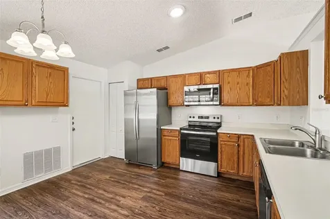 700 Kenmoore Court Eustis FL 32726