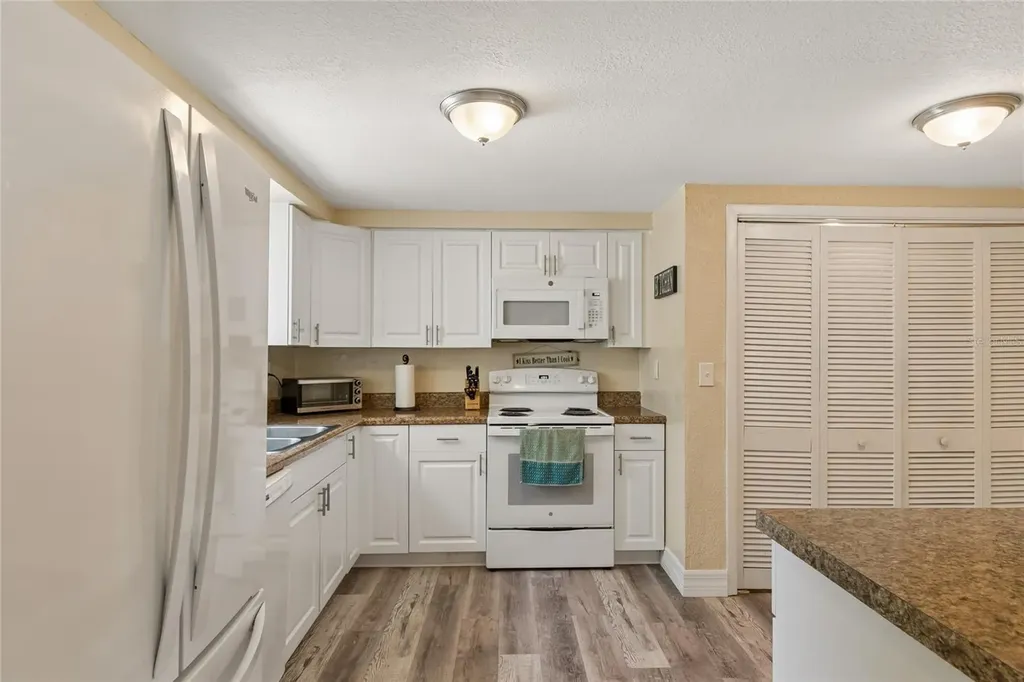 111 W Grapefruit Circle Clearwater FL 33763