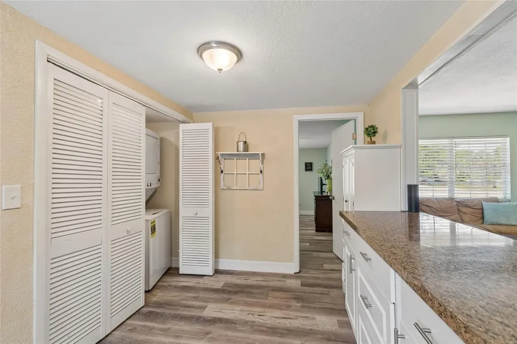 111 W Grapefruit Circle Clearwater FL 33763