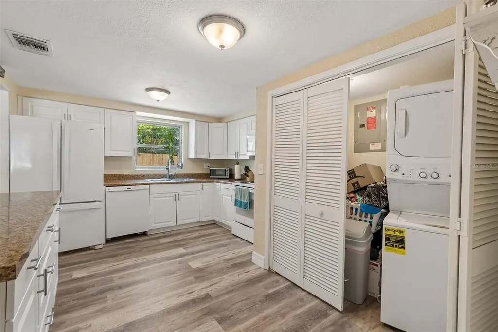 111 W Grapefruit Circle Clearwater FL 33763
